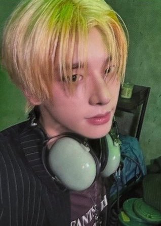 jake9226's tweet photo. THESE BLOND JAKE PHOTOCARDS https://t.co/xuVPdQBf45