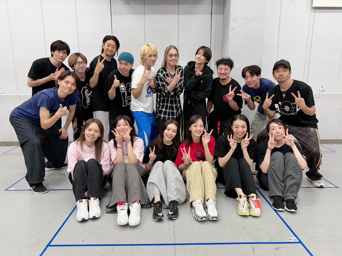 ANDENDLESS_of's tweet photo. AND ENDLESS 30周年公演
123 seasons AND ENDLESS
『Anti-Clockwise sprinter』

最終稽古を終え
遂に劇場に入ります🥏

30周年という節目の公演ではありますが
前を向いて、進んでいく公演にしたいと思っております🎖️

皆様是非劇場に足をお運びください💨

#アンクロ 
#アンドレ https://t.co/dWzJ7OV8ZE