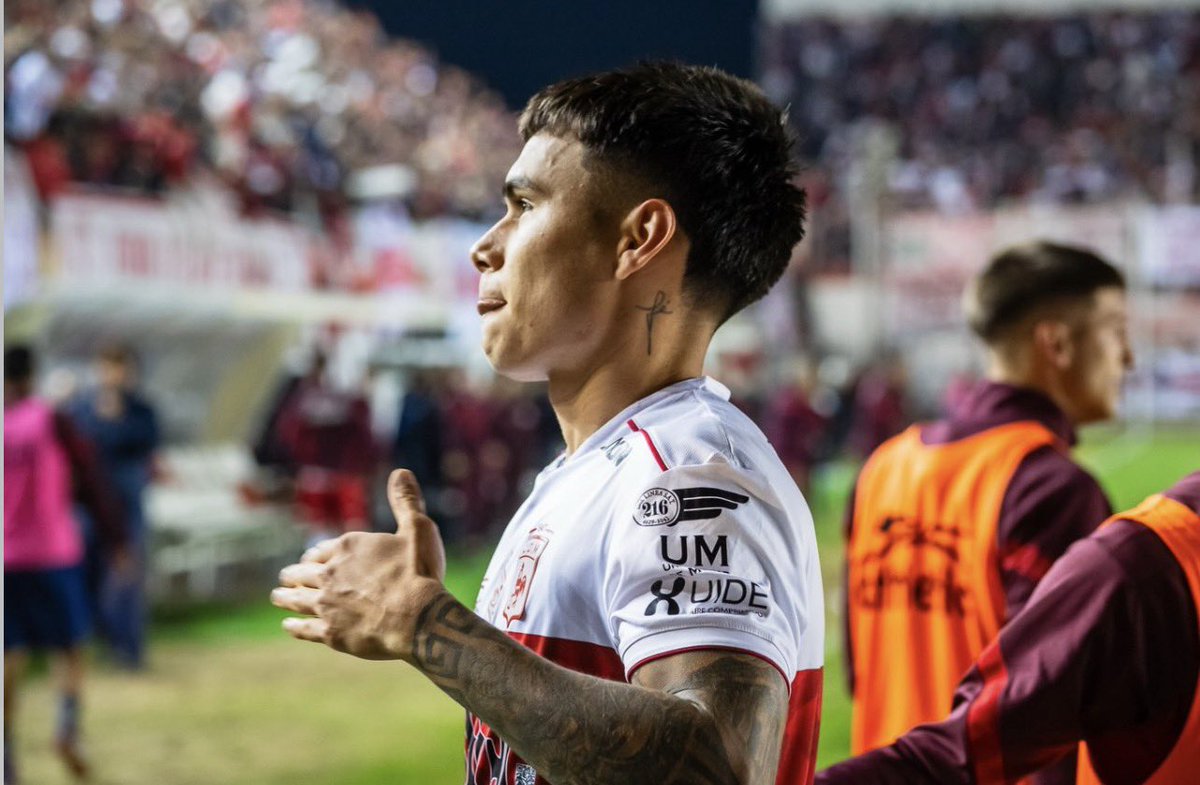 Neytermo_'s tweet photo. Y me pregunto qué hubiera pasado
Si estuviésemos juntos, aún enamorados
Todavía yo te espero
Aunque yo sé que tú no vas a volver
Todavía yo te quiero
Aunque yo sé que eso me puede joder https://t.co/8EITMo36ON