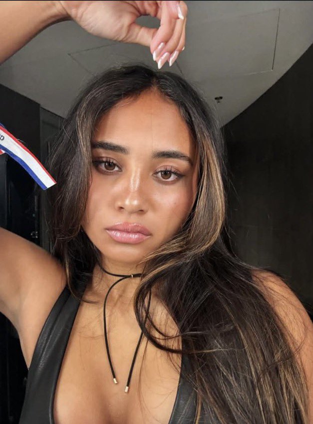 alyssathomrp's tweet photo. Feeling cute https://t.co/JBCTlvCb0X
