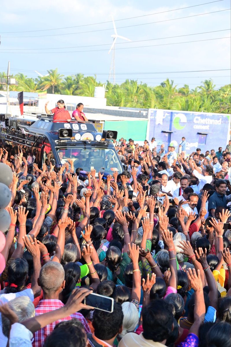 KanimozhiDMK's tweet photo. தாராபுரம் சட்டமன்ற தொகுதிக்குட்பட்ட மானூர்பாளையம் பகுதியில் கழகத்தின் வெற்றி வேட்பாளர் திருமிகு. எஸ். சுகன்யா அவர்களுக்கு உதயசூரியன் சின்னத்தில் வாக்கு சேகரித்தேன்.

மக்களின் தீர்ப்பை மதிக்காமல் அரசியல் பேரம் பேசும் தவெகவுக்கு தாராபுரம் மக்கள் தக்க பாடம் புகட்டுவார்கள். https://t.co/e4HGdWyYV6