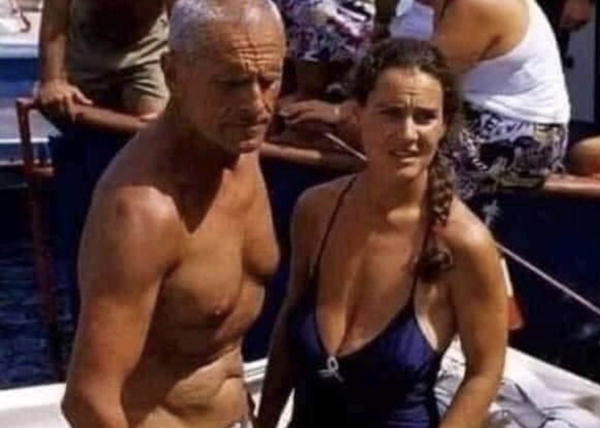 feelgoodtale's tweet photo. The famous Italian diver Enzo Maiorca dove into the sea of Syracuse and was talking to his daughter Rossana who was aboard the boat. Ready to go in, he felt something slightly hit his back. He turned and saw a dolphin. Then he realized that the dolphin did not want to play but to express something.

The animal dove and Enzo followed. At a depth of about 12 meters, trapped in an abandoned net, there was another dolphin. Enzo quickly asked his daughter to grab the diving knives. Soon, the two of them managed to free the dolphin, which, at the end of the ordeal, emerged, issued an “almost human cry” (describes Enzo). A dolphin can stay under water for up to 10 minutes, then it drowns.

The released dolphin was helped to the surface by Enzo, Rosana and the other dolphin. That’s when the surprise came: she was pregnant! The male circled them, and then stopped in front of Enzo, touched his cheek (like a kiss), in a gesture of gratitude and then they both swam off.

Enzo Maiorca ended his speech by saying: “Until man learns to respect and communicate with the animal world, he will never be able to know his true role on this Earth.”~