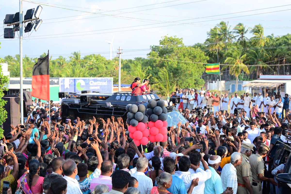 KanimozhiDMK's tweet photo. தாராபுரம் சட்டமன்ற தொகுதிக்குட்பட்ட மானூர்பாளையம் பகுதியில் கழகத்தின் வெற்றி வேட்பாளர் திருமிகு. எஸ். சுகன்யா அவர்களுக்கு உதயசூரியன் சின்னத்தில் வாக்கு சேகரித்தேன்.

மக்களின் தீர்ப்பை மதிக்காமல் அரசியல் பேரம் பேசும் தவெகவுக்கு தாராபுரம் மக்கள் தக்க பாடம் புகட்டுவார்கள். https://t.co/e4HGdWyYV6