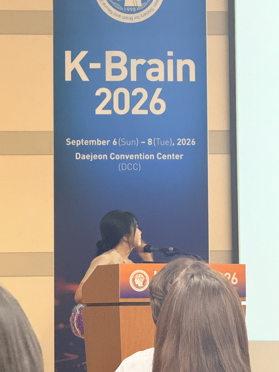 Hyoseon_Oh's tweet photo. Wonderful to be back in Korea for K-Brain 2026, where I gave a talk on our recent work on social bufferingπ§
Many thanks to Prof. Eunjoon Kim for the invitation and to everyone for the thoughtful discussions! A short but very meaningful visit. π°π·
#KBrain2026 #KSBNS #Neuroscience https://t.co/qHPQC48fbm