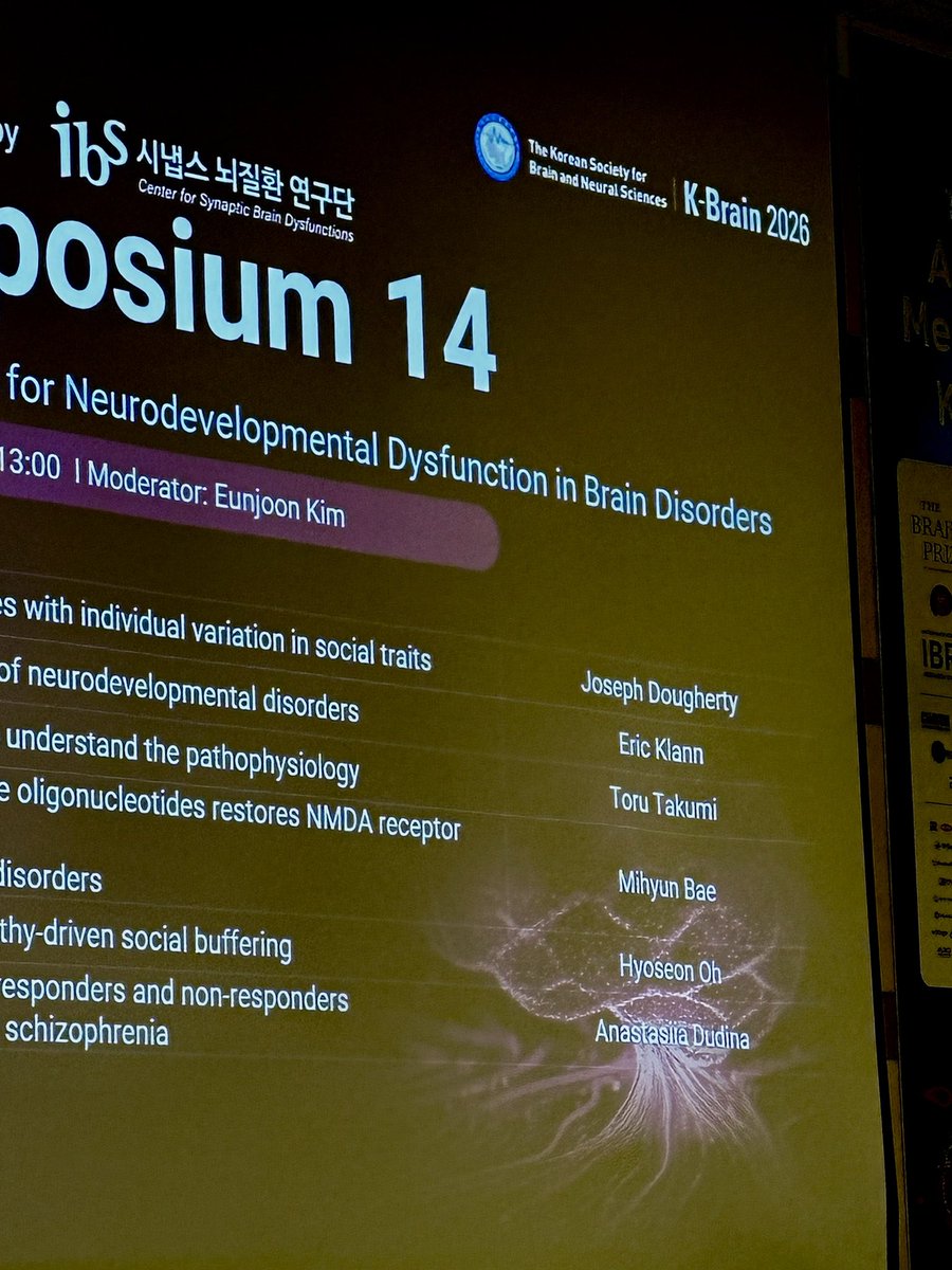 Hyoseon_Oh's tweet photo. Wonderful to be back in Korea for K-Brain 2026, where I gave a talk on our recent work on social bufferingπ§
Many thanks to Prof. Eunjoon Kim for the invitation and to everyone for the thoughtful discussions! A short but very meaningful visit. π°π·
#KBrain2026 #KSBNS #Neuroscience https://t.co/qHPQC48fbm
