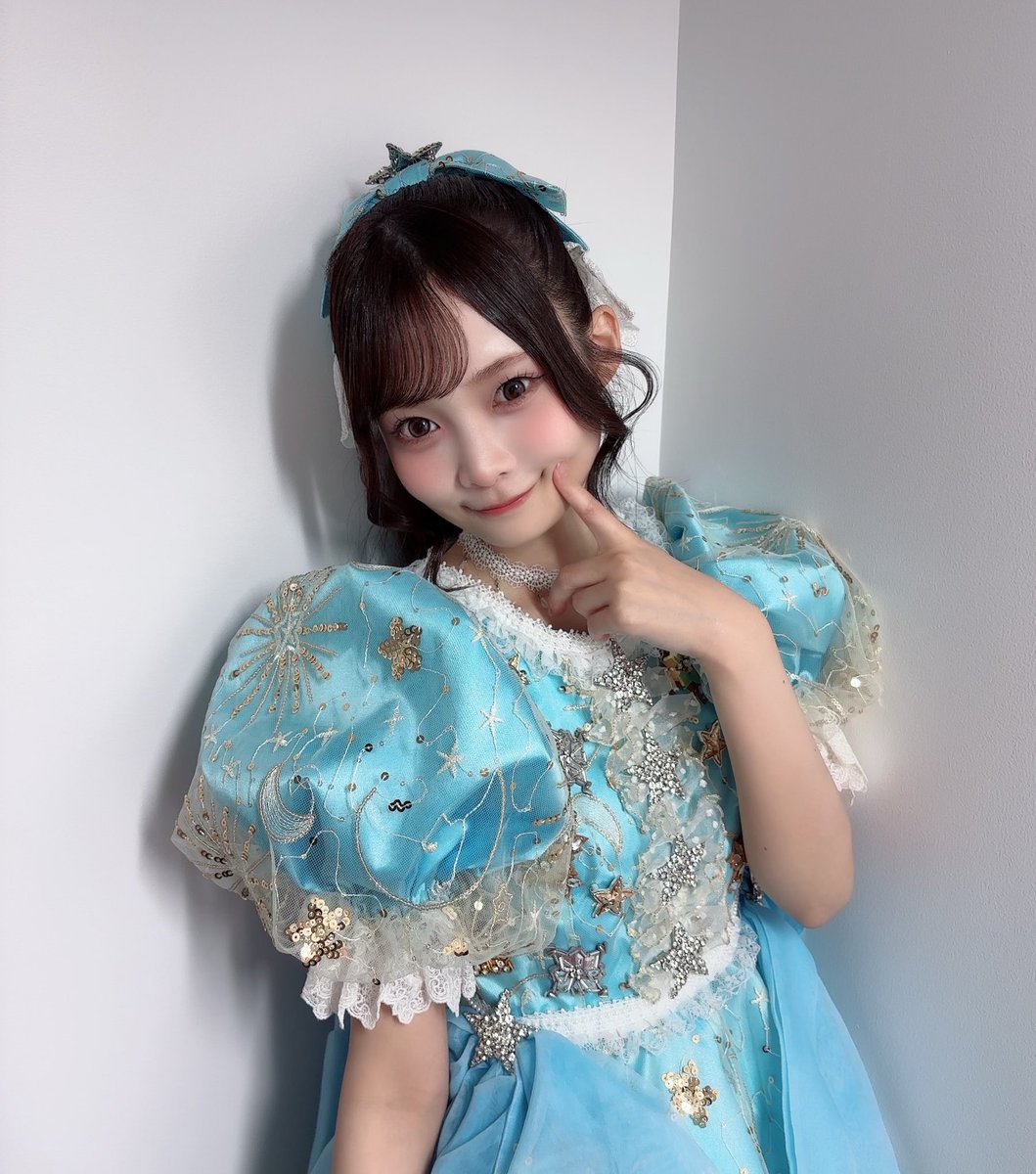 yuna_ms0918's tweet photo. MILKY STAR衣装のオンライン特典会❕

とってもとってもうれしいよー！😭♡
みんなもうれしい〜？👀ぜひぜひかわいい小さい高梨ゲットしてね！
(めちゃかわいいです) https://t.co/c03P3wDGod