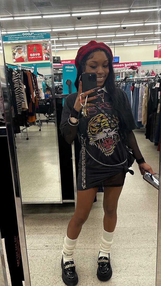 itsBigGrip's tweet photo. I have my own style never look like nb else 🖖🏾 https://t.co/mf7yuHpS1C