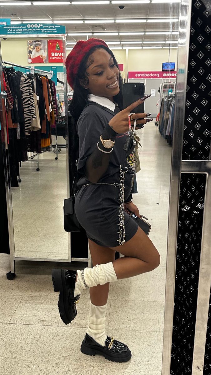 itsBigGrip's tweet photo. I have my own style never look like nb else 🖖🏾 https://t.co/mf7yuHpS1C