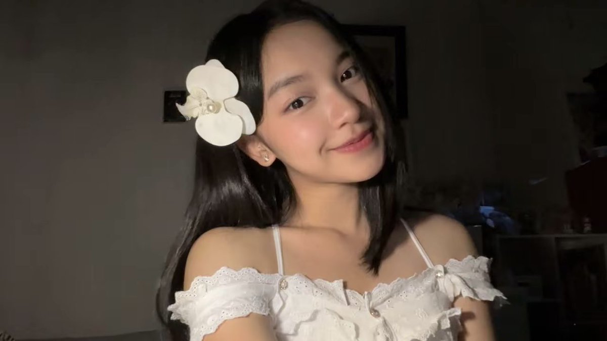 N_IntanJKT48's tweet photo. 🤍 #senINTAN https://t.co/MHF8zCU6xM
