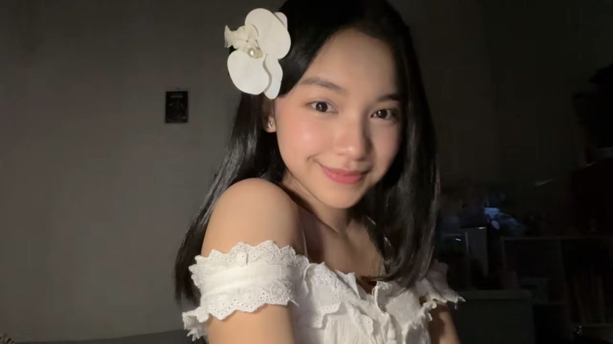 N_IntanJKT48's tweet photo. 🤍 #senINTAN https://t.co/MHF8zCU6xM