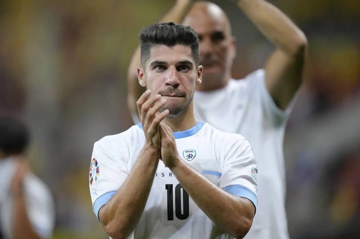 FutboliPolitica's tweet photo. 🇮🇱 Después del partido entre Israel e Irlanda, el capitán israelí Solomon hizo declaraciones muy críticas hacia los irlandeses:

"Somos un país diez veces mejor que el suyo. Estamos orgullosos de nuestra camiseta, de nuestro país y de nuestros soldados." https://t.co/IL8Zwev2C3