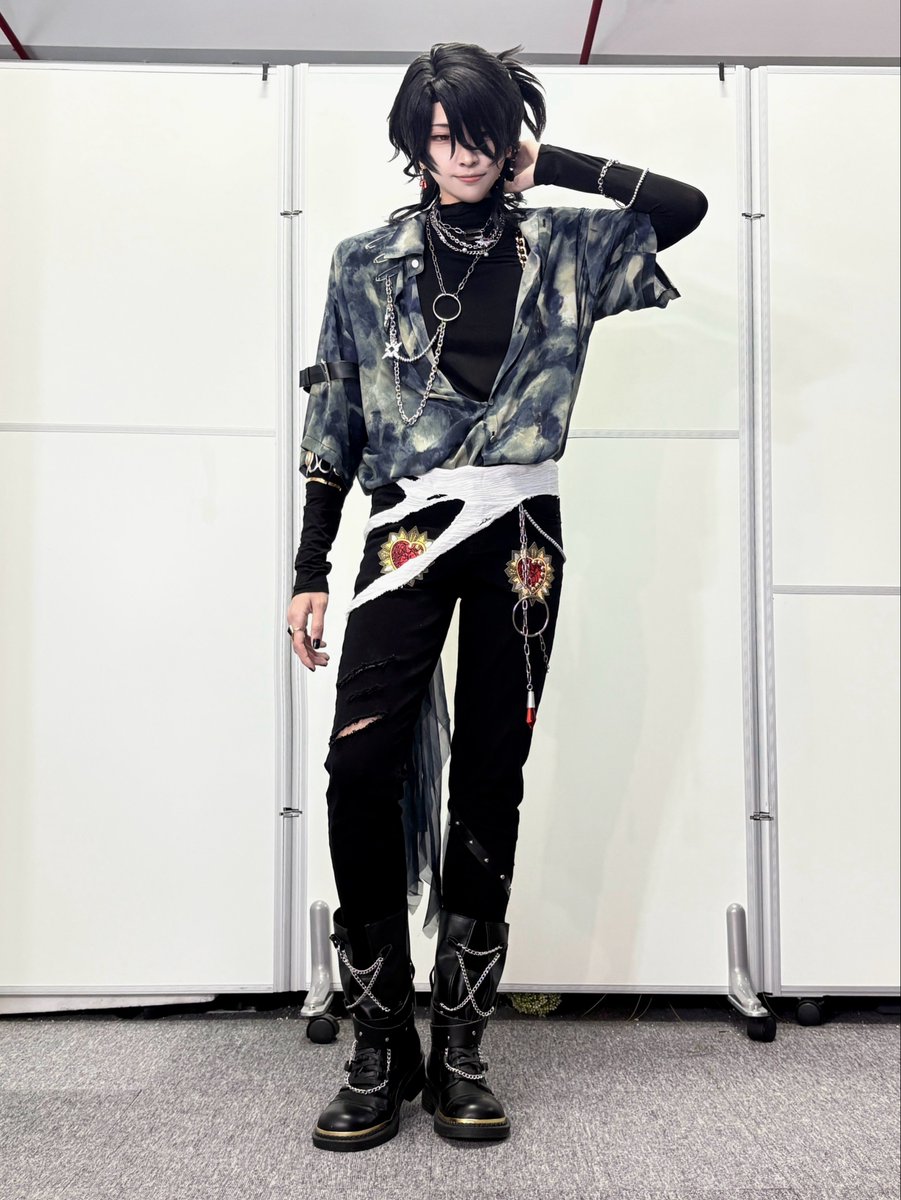 Anchenzi's tweet photo. 🦇フィーチャー衣装 https://t.co/AINOtWTNFZ