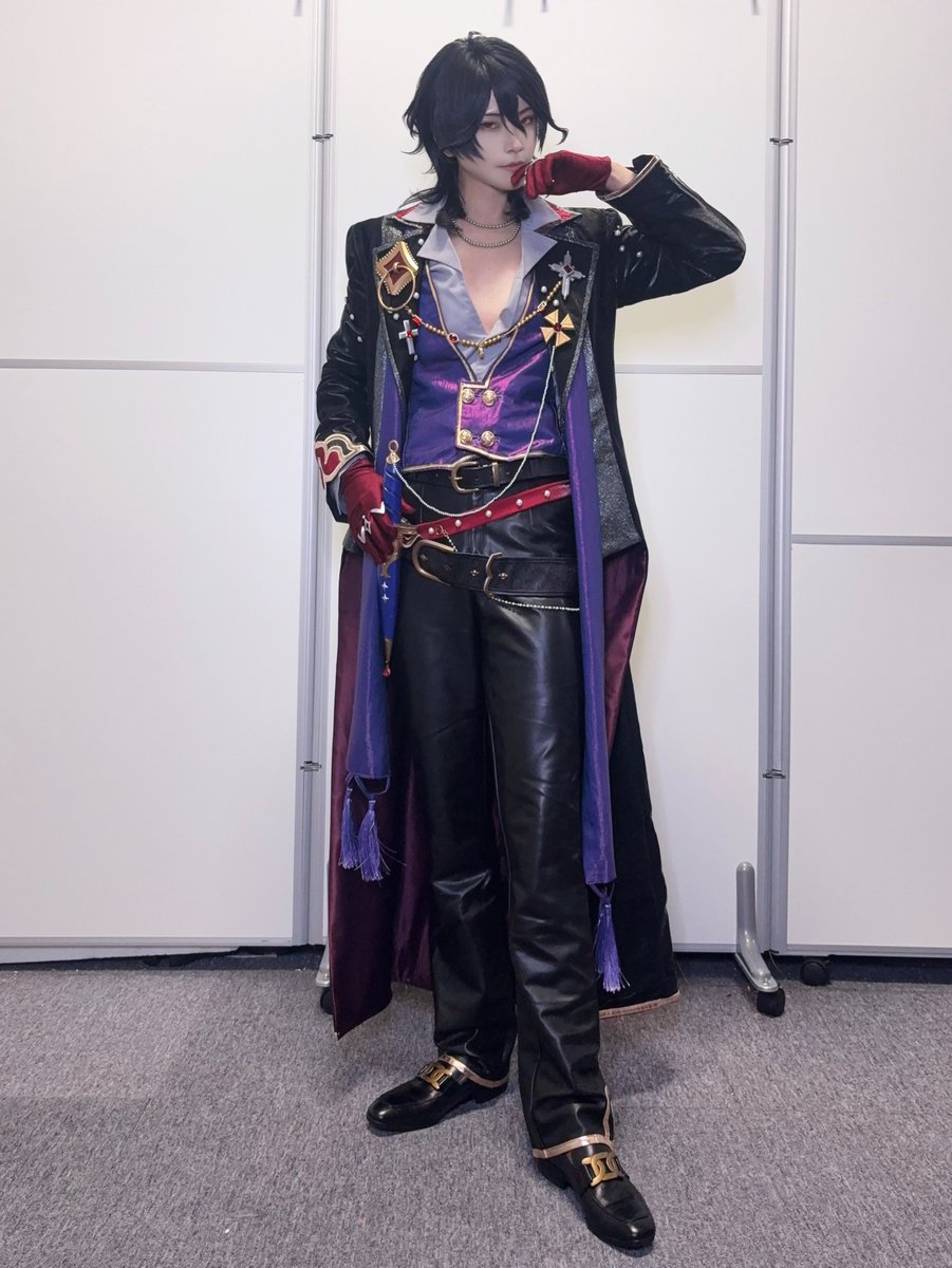 Anchenzi's tweet photo. 🦇フィーチャー衣装 https://t.co/AINOtWTNFZ
