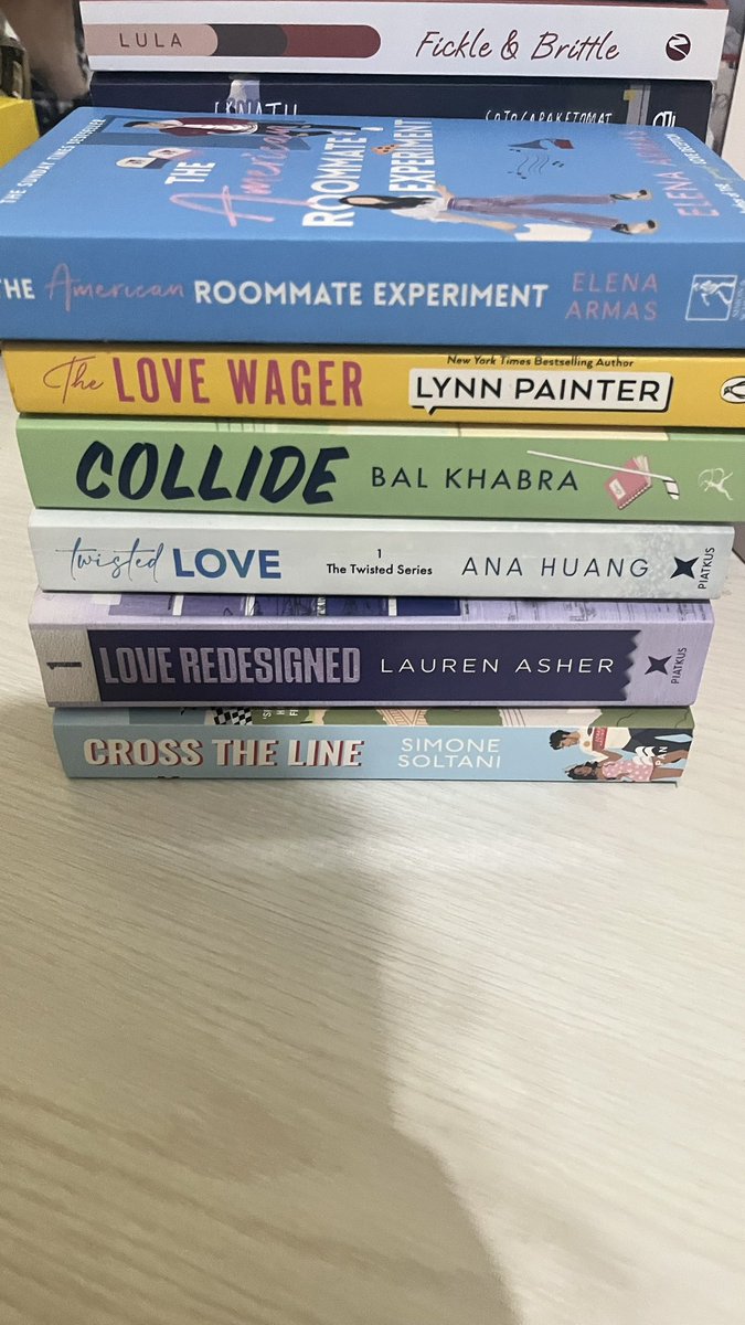 unnamedrain's tweet photo. Hi Everyone 👀, masih ada yang cari buku-buku ini???

all waiting for their next reader🫶🏻

💌 price &amp; condition → DM
🛒 Shopee checkout available

#PrelovedBooks #zonauang #wts #booktwt https://t.co/Id5uS6eGTf