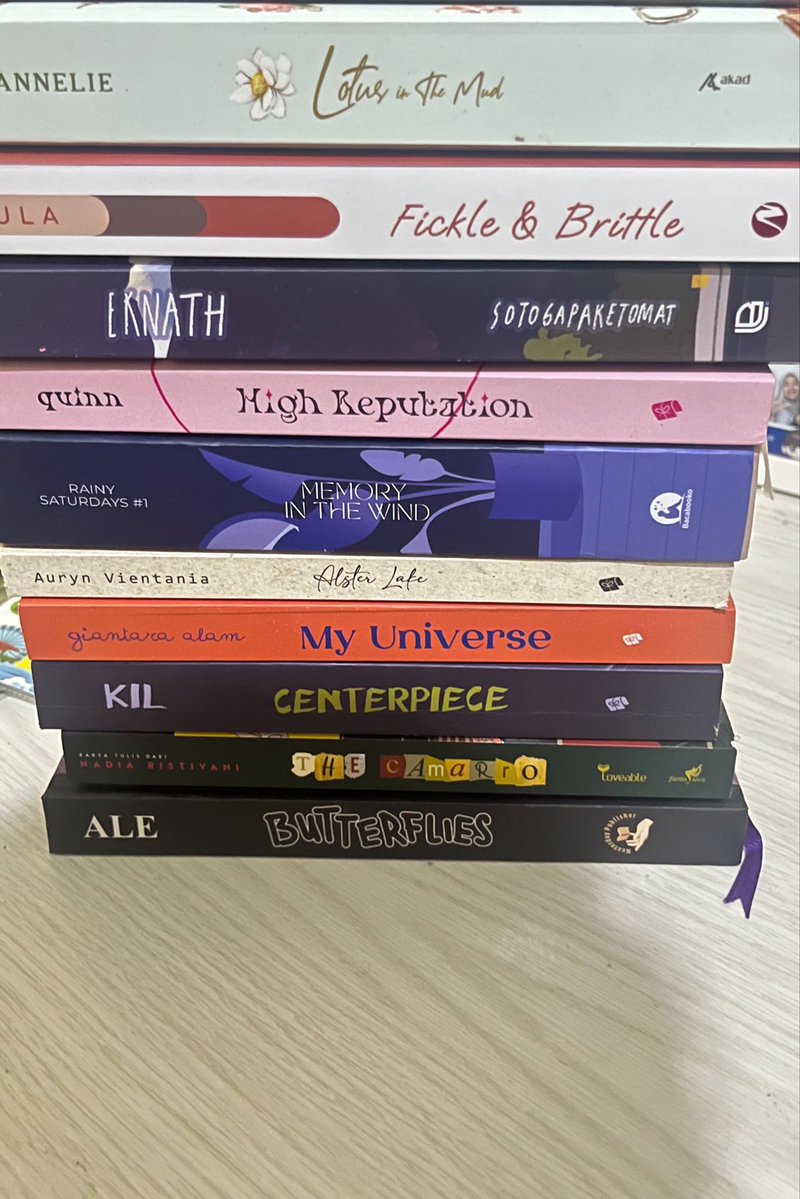 unnamedrain's tweet photo. Hi Everyone 👀, masih ada yang cari buku-buku ini???

all waiting for their next reader🫶🏻

💌 price &amp; condition → DM
🛒 Shopee checkout available

#PrelovedBooks #zonauang #wts #booktwt https://t.co/Id5uS6eGTf