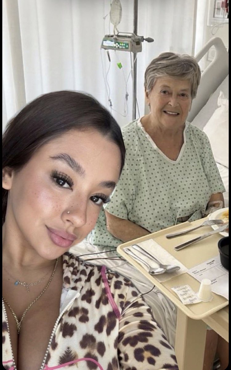 Sisi4fsx's tweet photo. @MissKimiMiller I’m looking for something real, a genuine man with a kind heart to share love, laughter, and life with. Age is just a number; what matters is the connection between two hearts. ❤️🌹💍

💬 Telegram: https://t.co/aNej68BFtM https://t.co/5lh2gmLNxG