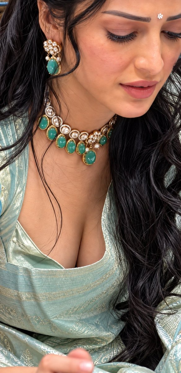 lusthub_lust's tweet photo. Sruthi Hassan #sruthihassan #hugeboobs #hotactress #trending #viral #reach https://t.co/pbT4NkLm1s