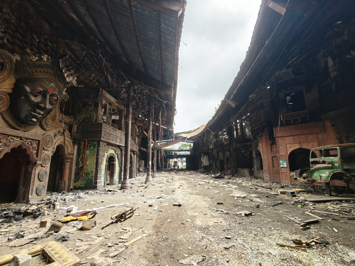 GurugramDeals's tweet photo. The once iconic 'Kingdom of Dreams' in Gurgaon lies in ruins today. Wonder what's the plan to revive this space. https://t.co/WPJpl0Szje