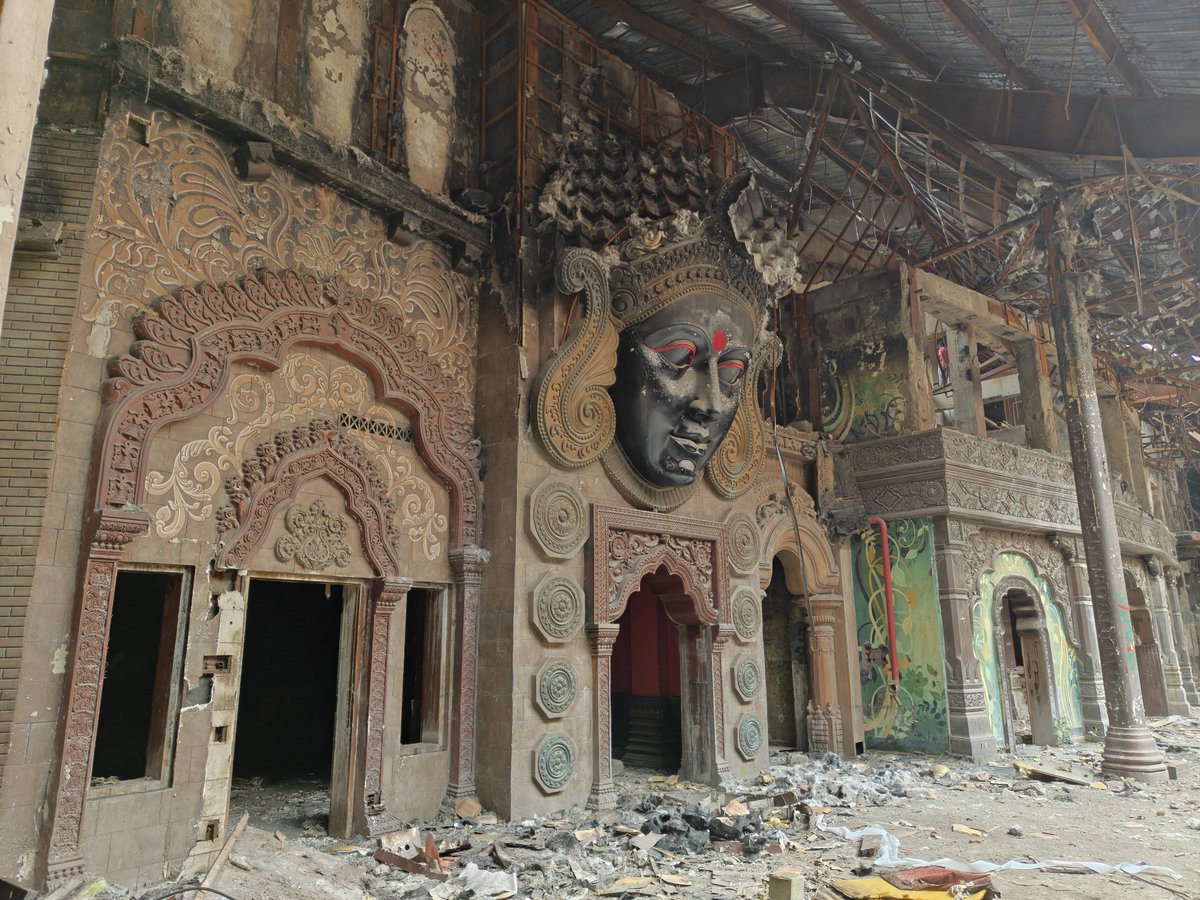 GurugramDeals's tweet photo. The once iconic 'Kingdom of Dreams' in Gurgaon lies in ruins today. Wonder what's the plan to revive this space. https://t.co/WPJpl0Szje