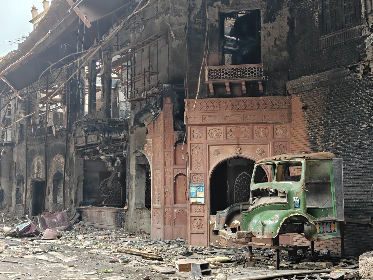 GurugramDeals's tweet photo. The once iconic 'Kingdom of Dreams' in Gurgaon lies in ruins today. Wonder what's the plan to revive this space. https://t.co/WPJpl0Szje