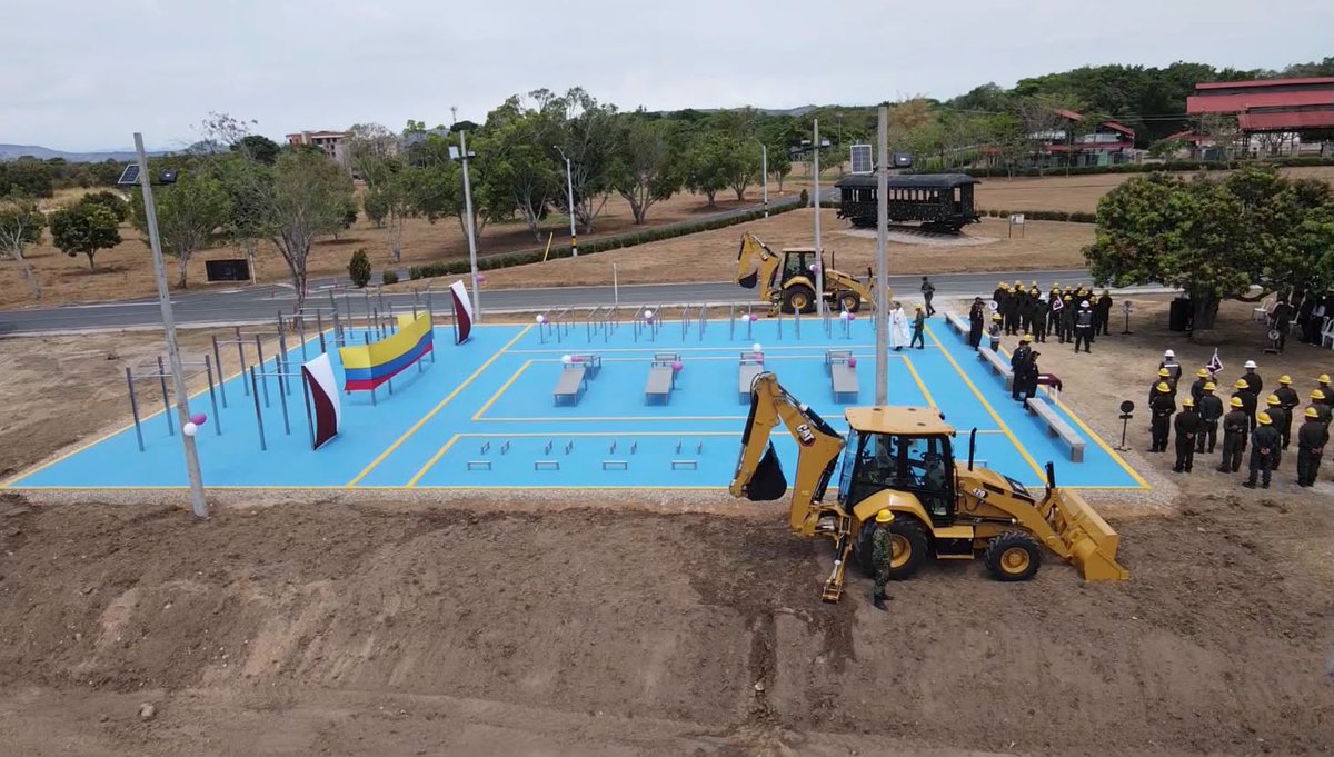 Ingenieros_EJC's tweet photo. BRING | En el marco de una ceremonia militar, se realizó la entrega del cuarto y último gimnasio al descubierto, culminando con éxito este importante proyecto desarrollado por los soldados del Batallón de Mantenimiento de Ingenieros N.° 40.

Con disciplina, compromiso y vocación de servicio, nuestros #IngenierosMilitares hicieron realidad esta obra, poniendo sus capacidades técnicas y profesionales al servicio del personal que se encuentran en el Fuerte Militar de Tolemaida.

Estos nuevos espacios contribuyen al fortalecimiento de la cultura física, el bienestar y la preparación de Oficiales, Suboficiales, Soldados y personal civil.

#PorNuestrosSoldados
