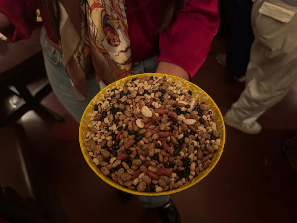 BiovIntCIAT_eng's tweet photo. At #ClimateWeekNYC and #BeansDay, we explored how bean diversity can strengthen climate resilience, nutrition and sustainable agriculture—from fields to plates. 🌱 https://t.co/H3ksPnDXM7