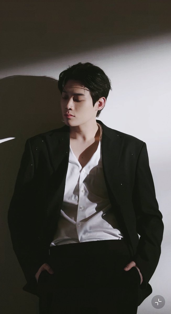 pn_ynnep's tweet photo. The face says pretty. The energy says don’t test me. Kim Yoonsik, everybody.

WE STAND WITH KIM YOON SIK

#KIMYOONSIKSHINES
#KIMYOONSIK https://t.co/QKAip6DpUC