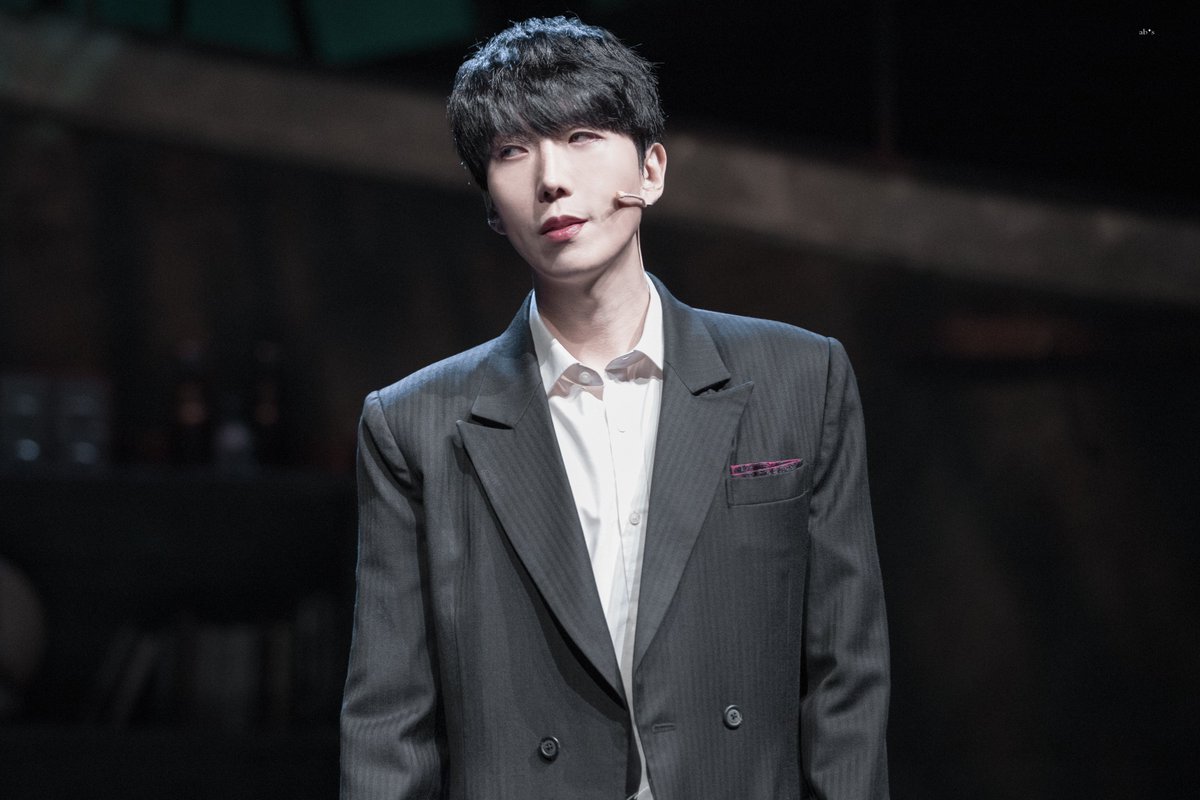 grxxnF's tweet photo. 260928 뮤지컬 사의찬미             
커튼콜 데이 

사내 | #김재범       

네가 잘 알겠다, 네 일본인 애인 이름이 뭐였지? https://t.co/LRbsUIYbuK