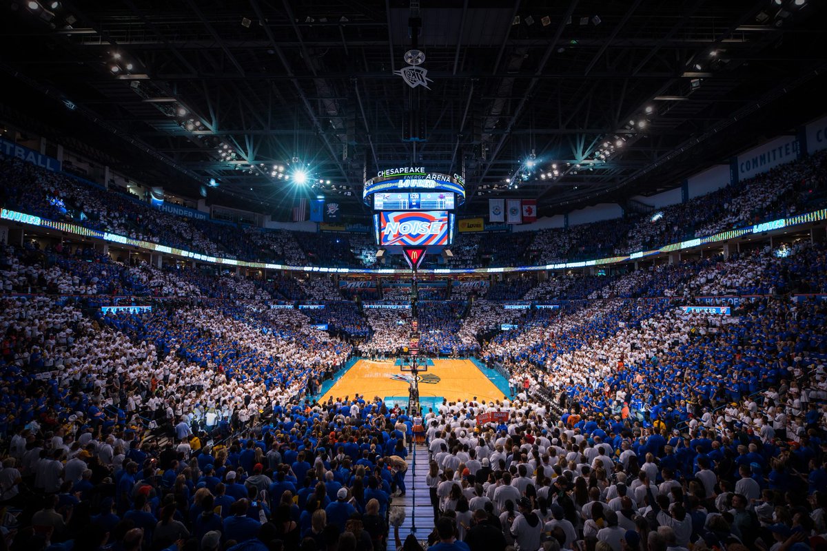 FordAudioVideo's tweet photo. Video Walls Improve Fan Engagement in Stadiums 🏟️

Stadiums use LED video walls and large-format displays to create immersive experiences for fans before, during, and after events.

Read more: https://t.co/K6EDqgJ9mZ

#VideoWalls #LEDDisplays #SportsAV #FanEngagement https://t.co/dI65gFrOpr