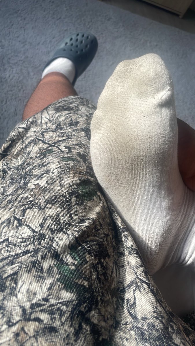 AlphaHHmo's tweet photo. 💸Bald ist dein Gehalt da. Wer will Den Master verwöhnen?
Youre payday is soon, who wanna spoil master?😈#cashmaster #findom #paypiggys https://t.co/bGZJpW7aDW
