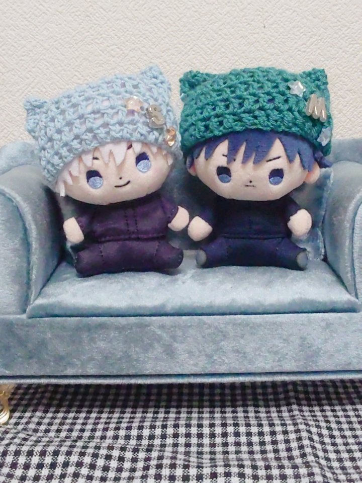 v3vakasv3v's tweet photo. ネコ耳ニット帽完成〜〜〜✨️✨️✨️
イニシャルパーツ付けたら更に良くなった❣️
ゆじのオレンジ毛糸なかったからちょっとおあずけ🤣また毛糸増えちゃうね🧶

#ぬい活手芸部 https://t.co/qaM49fYHrD