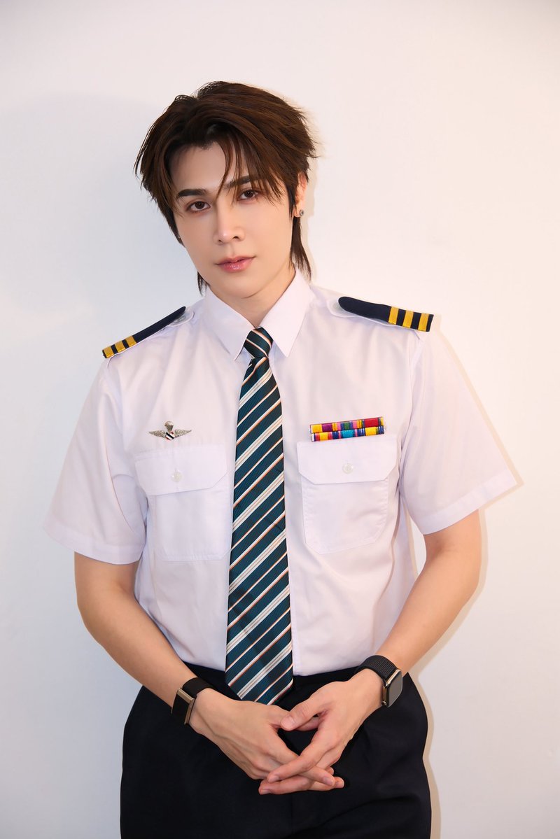 Minebnpf's tweet photo. they look so handsome in their pilot outfit 😍🧑🏻‍✈️🧑🏻‍✈️😌

#Taixiaoxiangxfortpeat #FortPeat  #FortFTS #Peatwasu #BabyFeatPH https://t.co/sl4qSGP8So