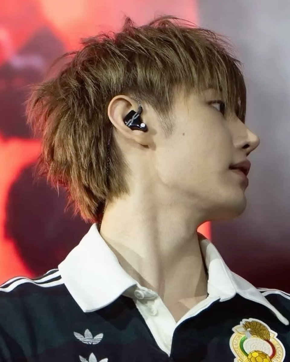ywonikeu's tweet photo. i think about this sunghoon a lot https://t.co/e7grrze15S