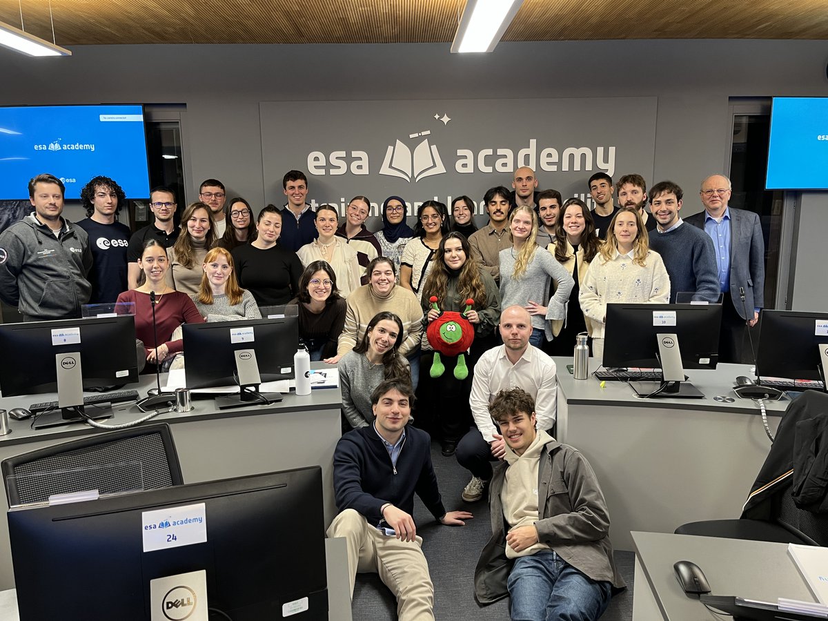 ESA__Education's tweet photo. 🚀 Could you turn space technology into a business idea?

Applications are now open for the ESA Academy Space Technology and Commercialisation Workshop! 🎓

From 18 to 22 January 2027, university students will explore how space technologies can inspire innovative products, services and business opportunities. 🛰️

💡 Work with real ESA patents
🤝 Develop an innovative application in a team
📈 Build a business model
🎤 Pitch your concept like an entrepreneur

Ready to turn space technology into your next big idea?

Find out more:
🔗
https://t.co/APwUWQ7NLt