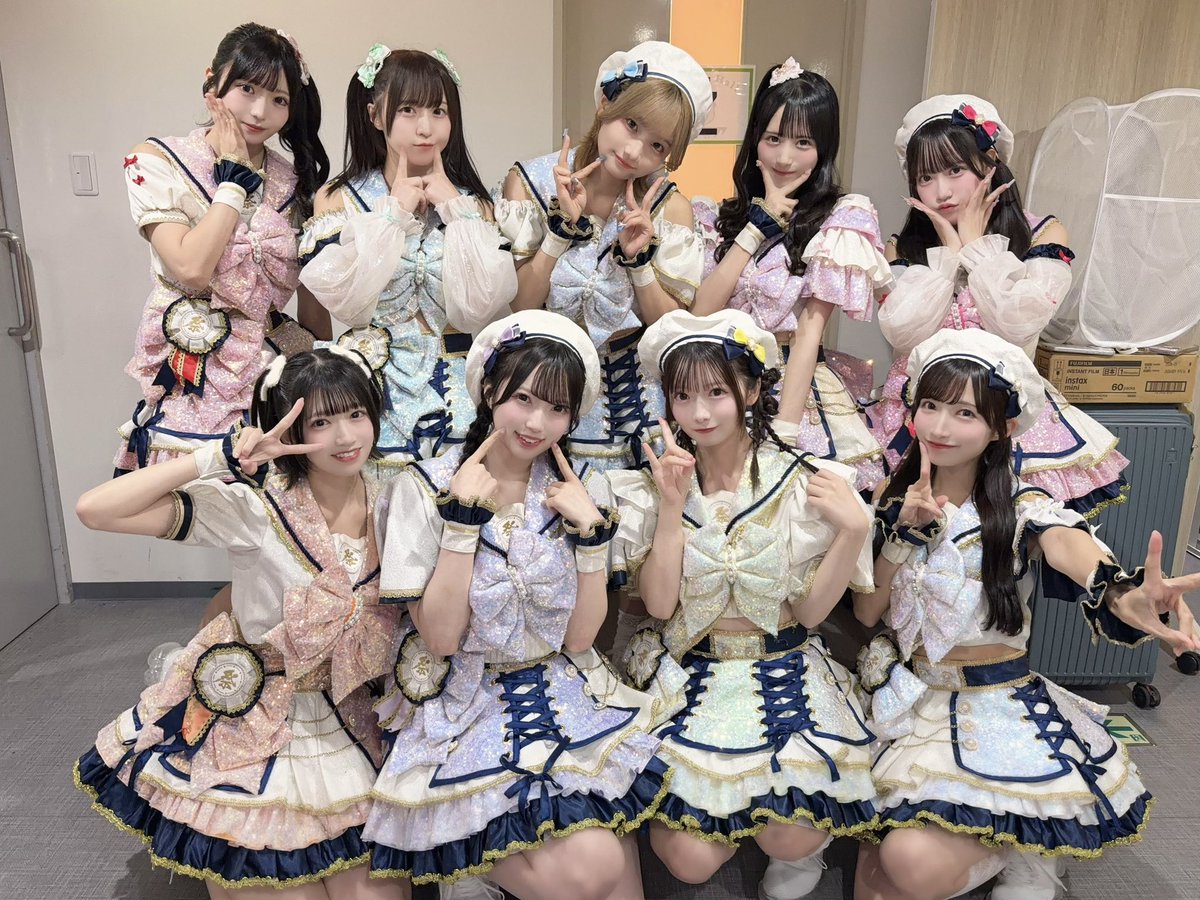 FESTIVEofficial's tweet photo. ／

『FES☆TIVE Presents「金鯱祭」』
ありがとうございました🏮

＼

✧•───────────────────── •✧

🏮セットリスト🏮

M1.ダ・パンデミック
〜繋ぎ音源〜
M2.大江戸爆裂花火姫
M3.マジカルパレード
M4.夏リア旋律
M5.心拍白昼夢
M6.OIDEMASE〜極楽〜

✧•───────────────────── •✧

🗓9/30(水)
「1000CLUB presents
【ありがとう1000CLUB最終営業日
FES☆TIVE×SEKAIE☆姉妹ツーマンライブ〜ありがとう1000CLUBスペシャル公演】」
📍横浜1000CLUB
⏰OP18:15/ST19:00
🎫前方¥5,000 / 一般¥1,000(各D代別)
🔗 https://t.co/8sbQIa9bRA

19:00〜19:15　SEKAIE☆（15分）
19:15〜19:35　FES☆TIVE（20分）
19:35〜19:50　SEKAIE☆（15分）
19:50〜20:15　FES☆TIVE（25分）

🎶新曲お披露目🎶

✧• ─────────── •✧
