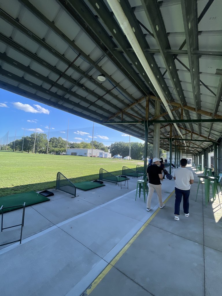 bogeybando's tweet photo. Driving range for sale: 
- 60+ acres 
- 50 bays, abandoned 9-hole par 3 course, 18 hole pitch and putt 
- 36 holes of mini golf, batting cages, F&amp;B

A dream location for us. 

Location: Cranston, Rhode Island. https://t.co/R2SRnIlWKD