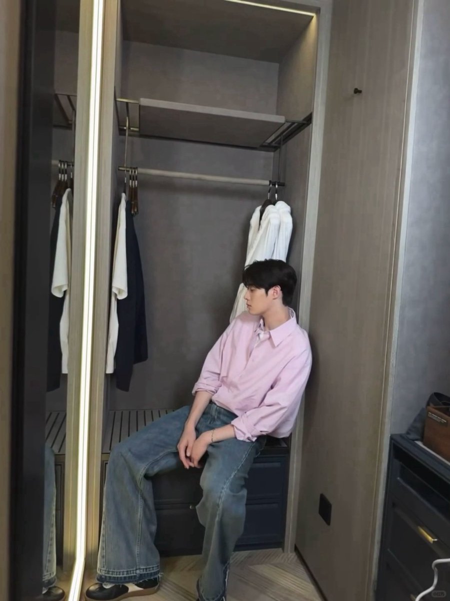 ThuHaaaa1d's tweet photo. Tương lai không biết thế nào nhưng hiện tại hãy luôn bên cạnh nhau nha

WE STAND WITH KIM YOON SIK 
#kimyoonsik #kimyoonsikshines https://t.co/FzViRdRmGw