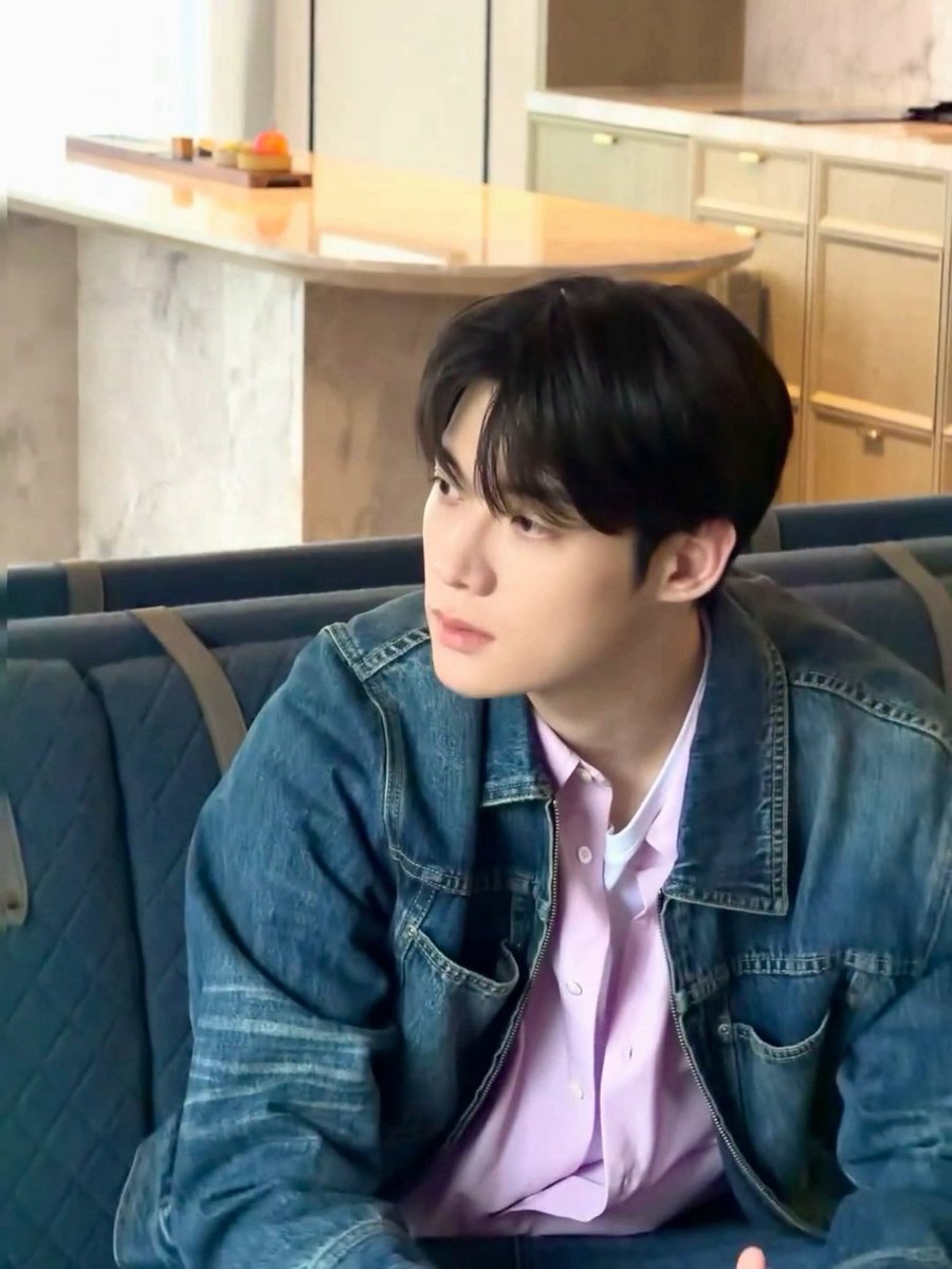 ThuHaaaa1d's tweet photo. Tương lai không biết thế nào nhưng hiện tại hãy luôn bên cạnh nhau nha

WE STAND WITH KIM YOON SIK 
#kimyoonsik #kimyoonsikshines https://t.co/FzViRdRmGw