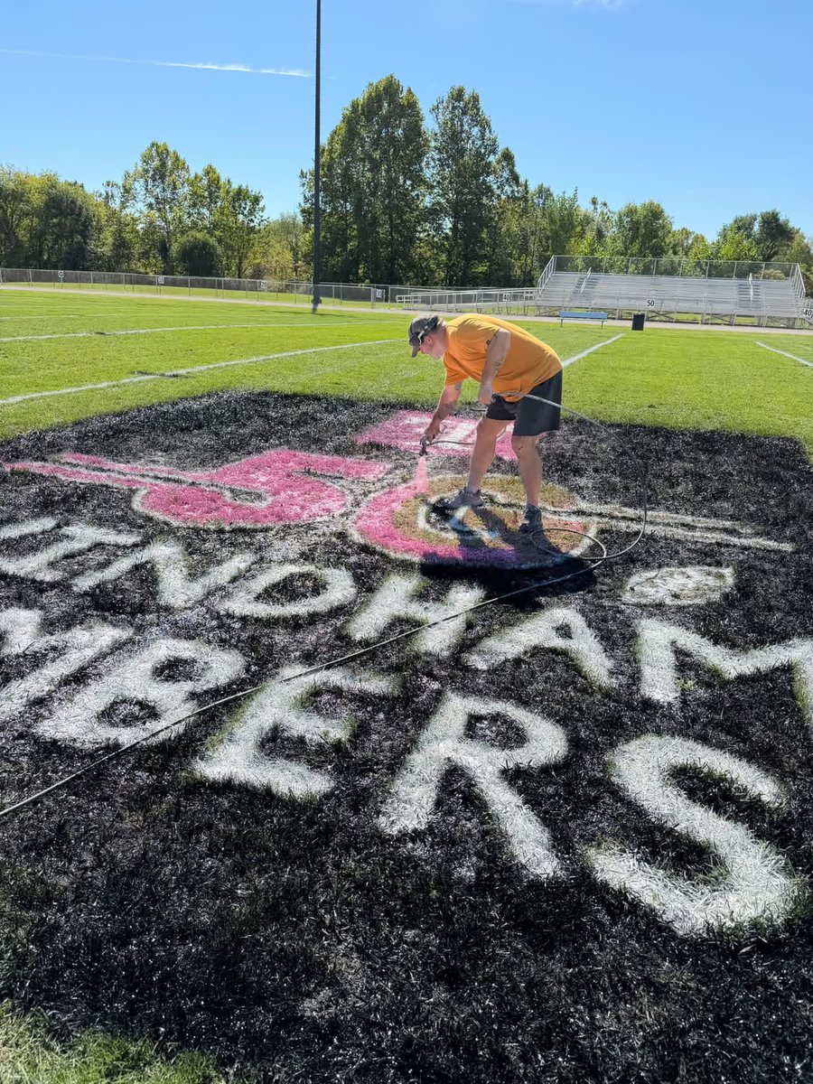 OhioTate's tweet photo. The Windham Bombers (tiny school district in Ohio, they literally had 7 girls in the entire senior class when I coached there) have a chance to do something special for their small town, big heart community.

They hosted @TMobile for their Homecoming Game last Friday and went all in to show their appreciation for $5000, which could become a MILLION for a new field & track if they win.

That’s the Head Coach painting the middle of the field before the game. It takes a village!!

If you can, please tag
@TMobile and use the hashtags #FN5GL #Entry to help a great group of people out!! #WindhamFamily