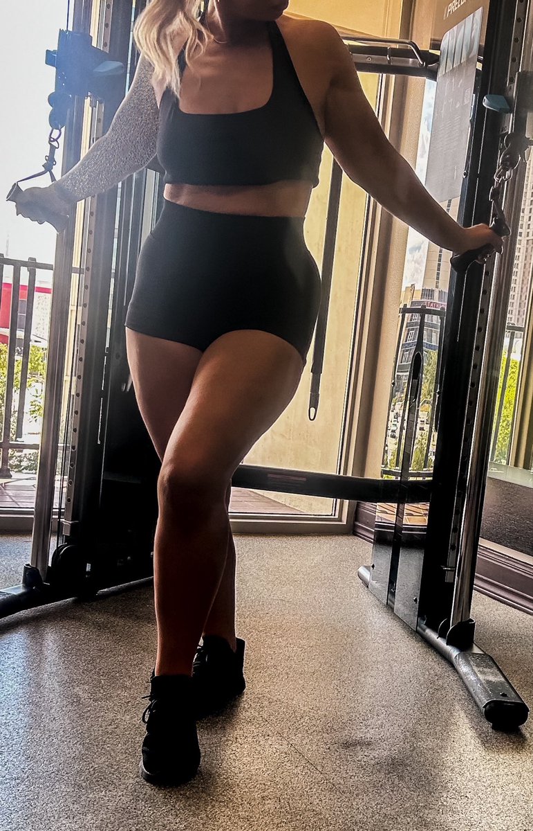 Brycesfantasy's tweet photo. Gym or pool? I could work up a sweat… 🔥 or get a little wet. 💦

Tell me which one you want to see more. When you’re ready, you know where to watch. 👀 https://t.co/yUnJiC157O