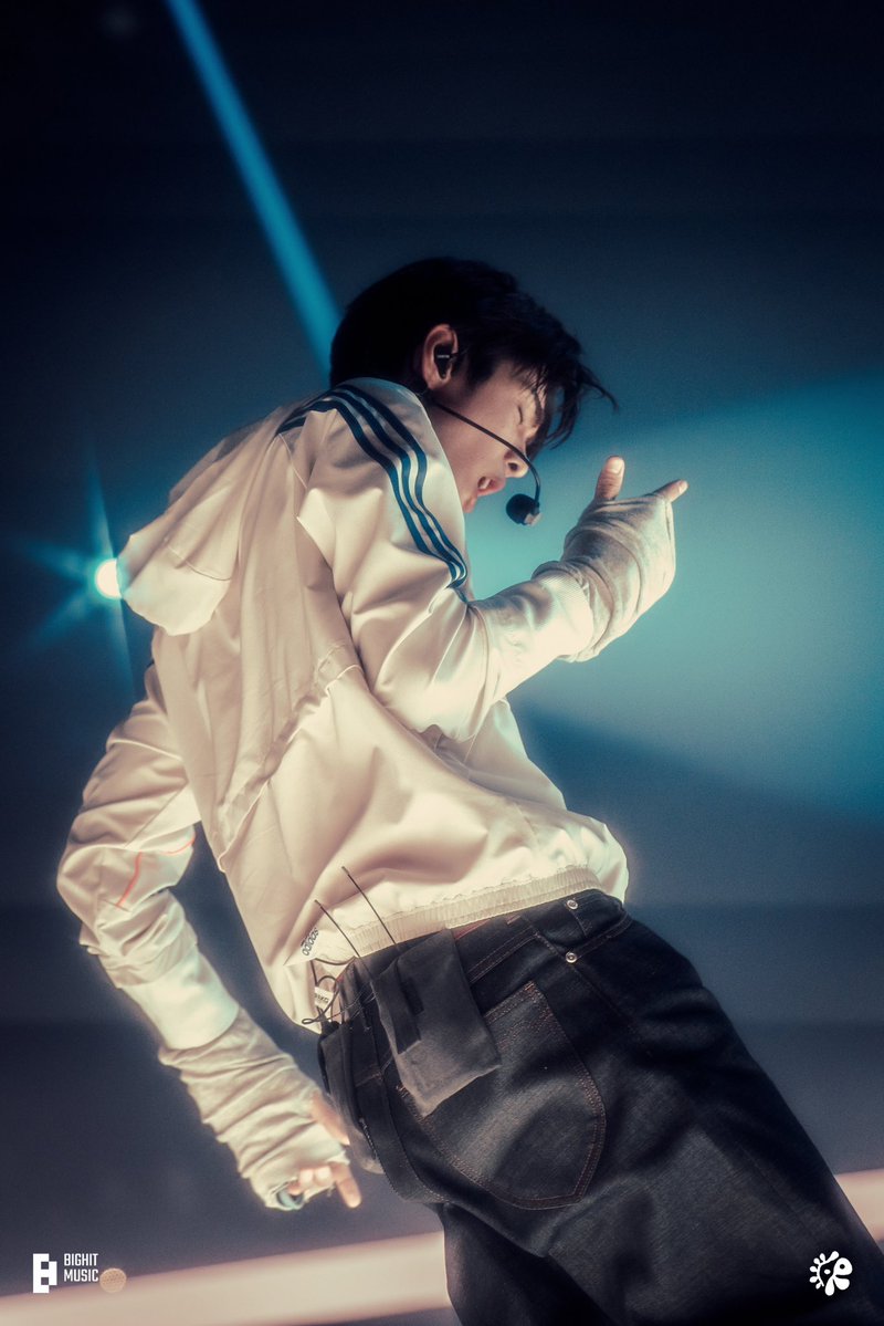 Your_5youyi's tweet photo. Keonho turns every stage into a statement — magnetic, flawless, and the definition of 5thgenitboy.

#KEONHO #건호 #ゴンホ #ACEKEONMAKNAE https://t.co/ZgxdIdtckW