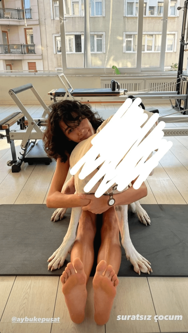 unlupaylasimx's tweet photo. aybüke pusat https://t.co/FfD4kuGcUd