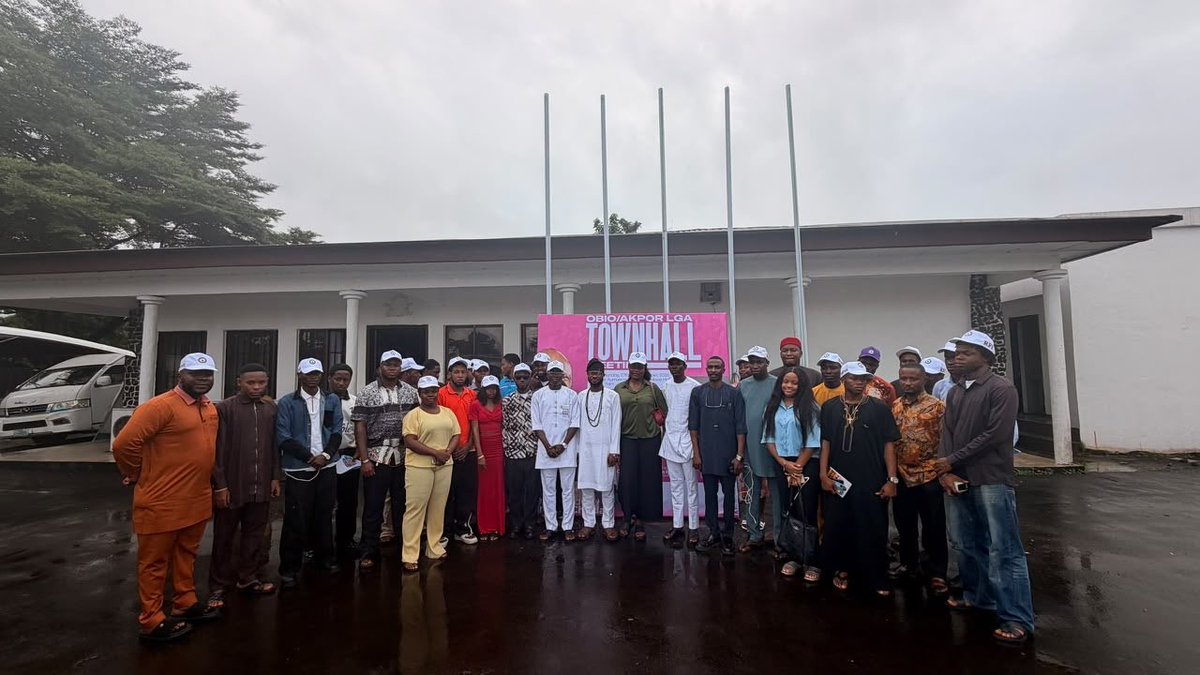 RiversFirstInst's tweet photo. Yesterday, Rivers First Initiative took its grassroots engagement to Obio-Akpor with a town hall meeting, creating an opportunity to connect with locals, listen to their concerns, and bring the conversation closer to the people.

#riversstate #rfi #portharcourt https://t.co/i7RVlFBJcy