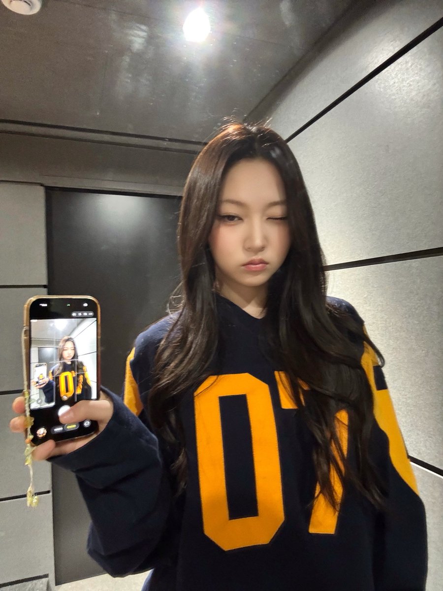 sakjiaa's tweet photo. 260928 #지아 위버스 포스트

튜이드의 첫 대학 축제!!
계명대 학우분들 에너지가 넘치셔서 저도 너무 행복했습니다!!  즐겨주신 분들 너무 감사해용! 
내년에도 꼭 불러주세요!😆 https://t.co/6O6qoezp7o