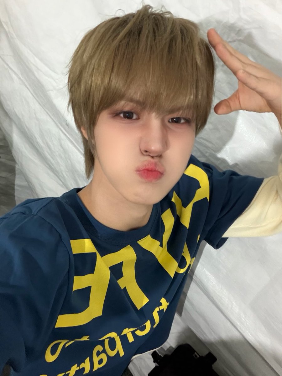 AHOF_official's tweet photo. 배재대🏫 너무너무 재미있었어요!
좋은 추억 만들어주신 포하 그리고 배재대 학우분들 감사합니다💕

#AHOF #아홉
#JUWON #박주원 https://t.co/gCquI5ms9D