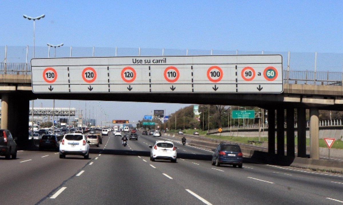 lapanaweb's tweet photo. Un día normal en #Panamericana 
Cuan dificill es comprender y respetar este cartel. Cómo nos beneficiariamos todos. https://t.co/O9PWwE3tHH