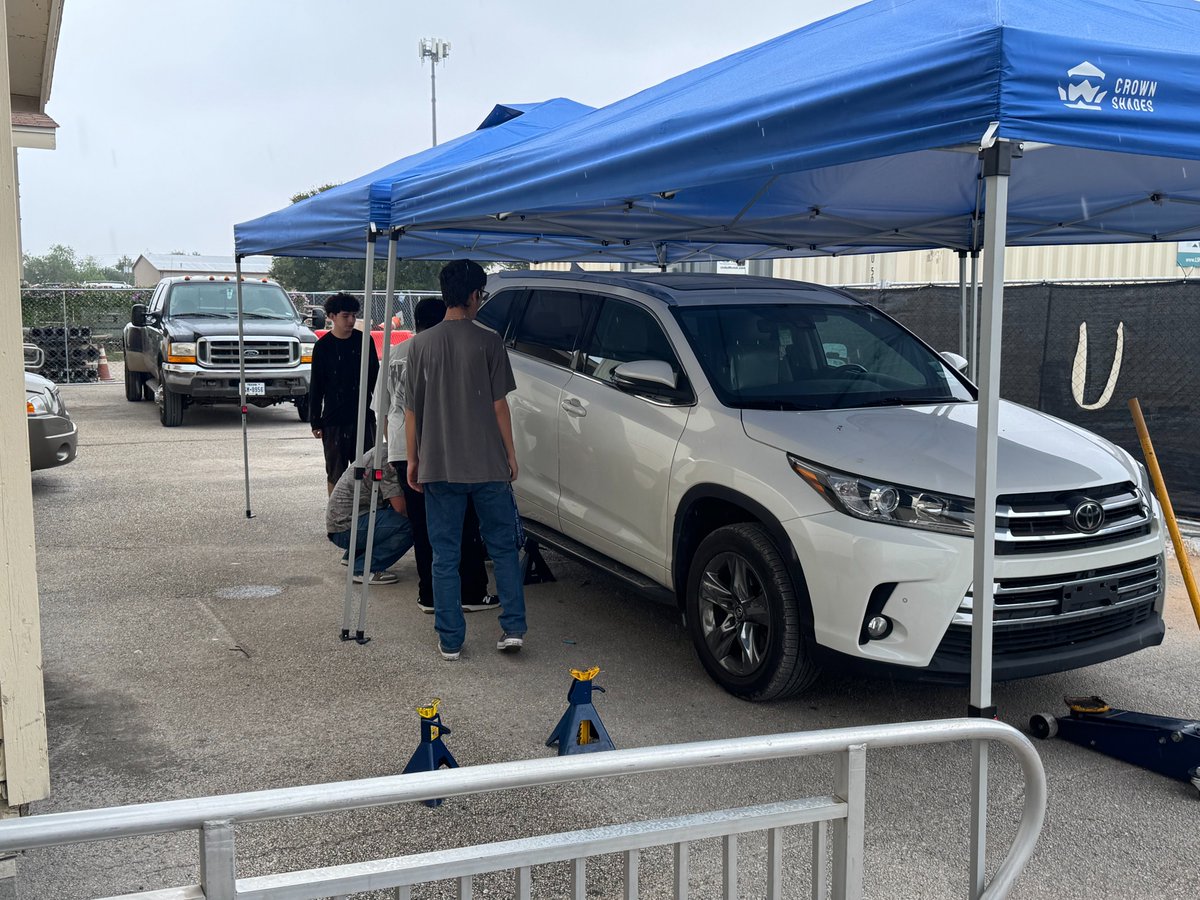 NISD_CTE's tweet photo. @NISDJay where students are gaining hands-on experience, building skills, and preparing for their futures through Forensic Science, Medical Microbiology, Automotive and JROTC.
Different spaces. Creative solutions. Real-world learning. Thatโs CTE! @NISD #NorthsideISD https://t.co/KZBclmRBQ1