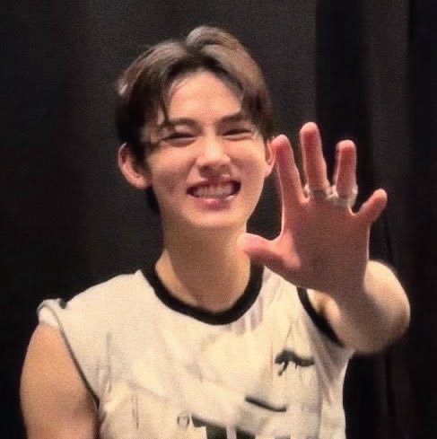 coertisify's tweet photo. ◜‿◝ when he smiles https://t.co/si6egr6lHU