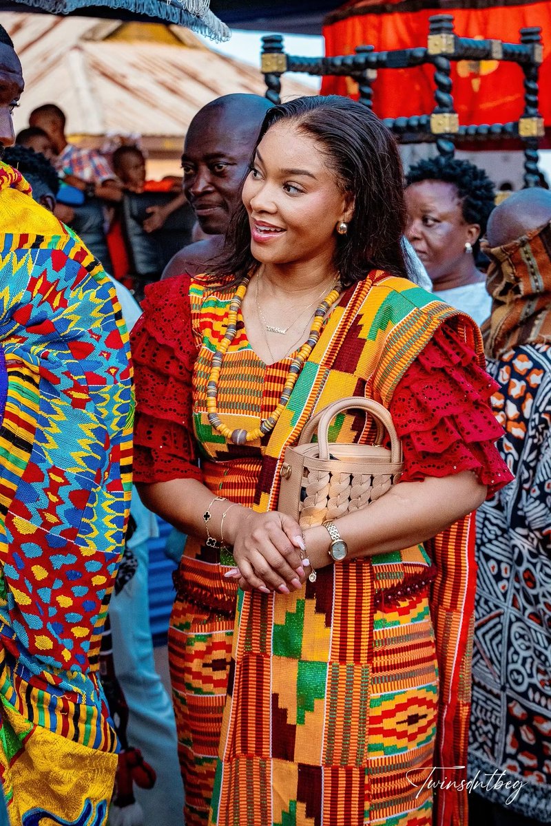 SpacesWithEwes's tweet photo. Proud Eʋe daughter, Dr Vanessa Aseye Atikpui is a medical doctor with experience at Korle Bu, 37 Military Hospital and UG Hospital. 

A @HolyChildSch alumna, she studied at Dalian Medical University, China and graduated at just 22. 

Eʋeviwo, excellence lives here. 🇬🇭🩺 https://t.co/eZCdcdifLb