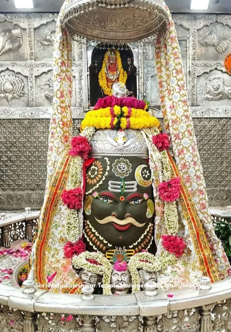 ROOPCHAUDHARY's tweet photo. ॐ श्री महाकालेश्वराय नमः, दिनांक 28 सितम्बर 2026 को ज्योतिर्लिंग भगवान श्री महाकालेश्वर जी का संध्या काल दिव्य आरती श्रृंगार दर्शन💐💐🕉️ नमः शिवाय 💐💐बाबा महाकाल भगवान जी के पावन चरणों में कोटि कोटि नमन वंदन है 💐💐शुभ संध्या जी 💐💐🙏🙏 https://t.co/HFLHwobnME